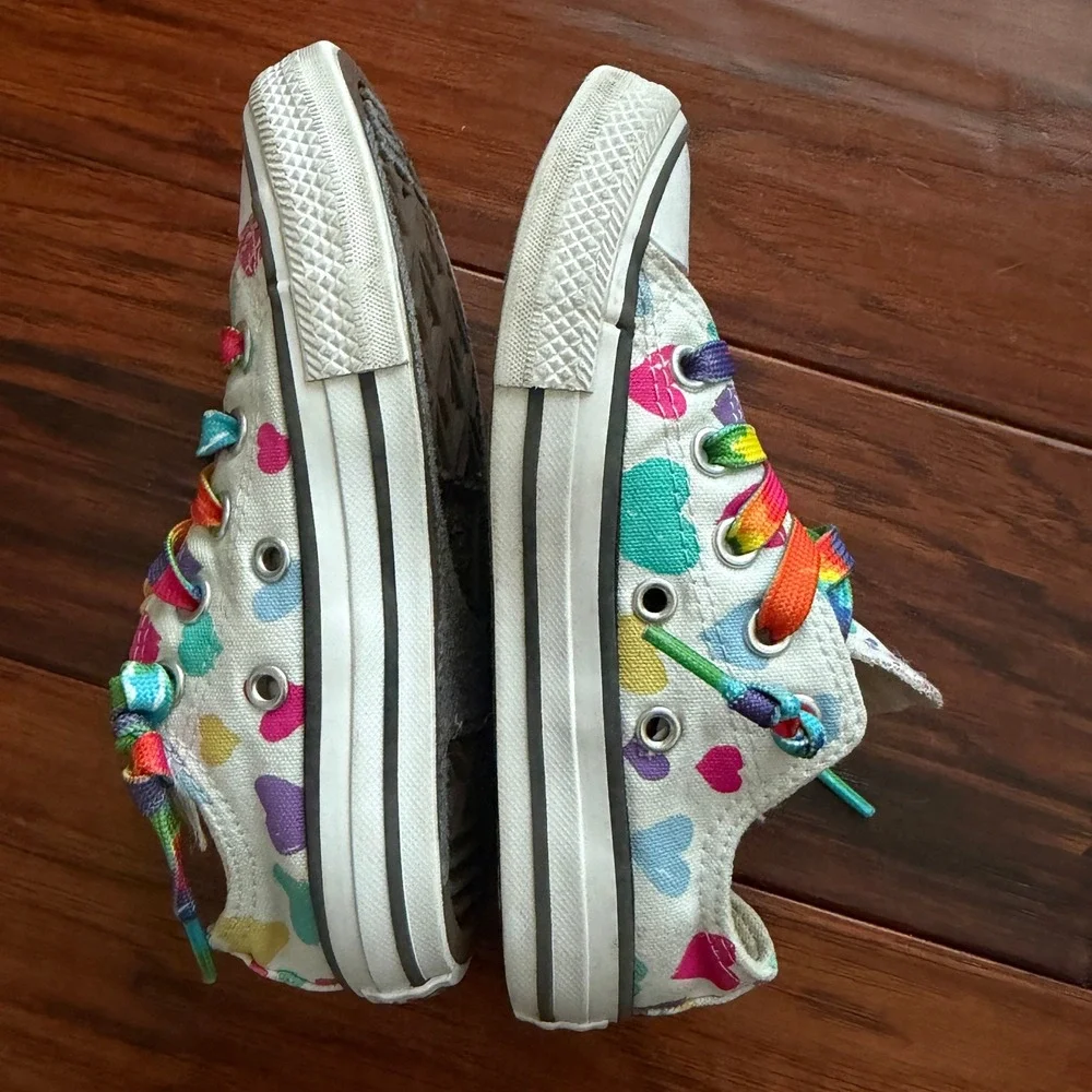 Converse Chuck Taylor AllStar Bright Rainbow Heart Kids 11 Sneakers Kidcore
